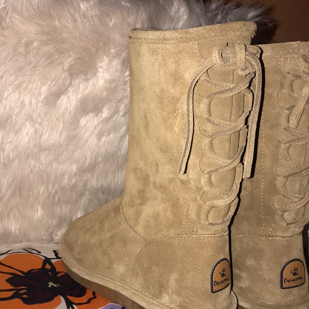 Bearpaw lace up boots